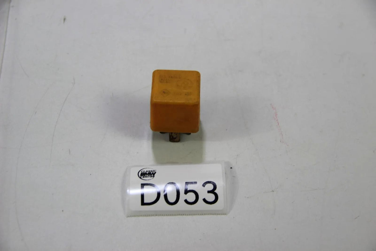 Original BMW E30 E32 E21 Relais  Arbeitsstrom Schliesserrelais orange  1375474