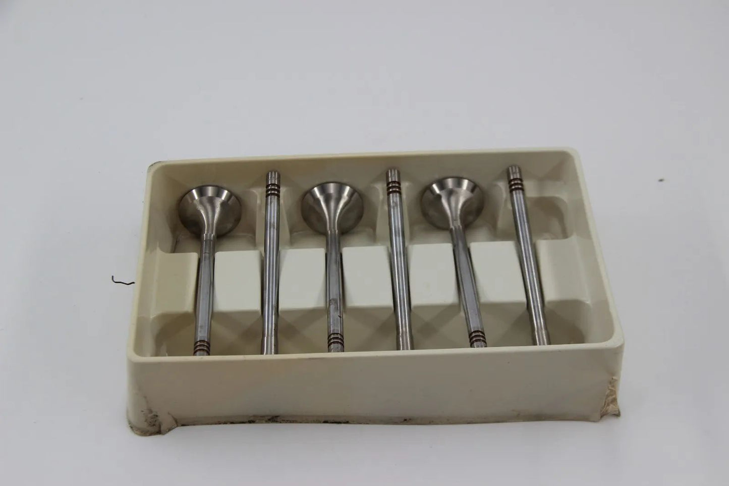 Original BMW E30 E28 M21 Auslassventile 31,0/6,94MM NOS 11341275965