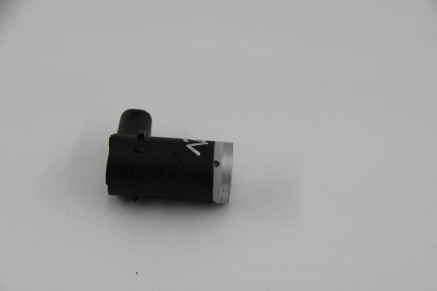 Original BMW E39 520d/i-540i M5 Ultraschallwandler schwarz  66216902181
