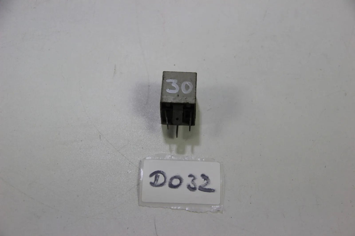 Original BMW Arbeitsrelais Relay Arbeitsstrom 12V  Oldtimer 1360877