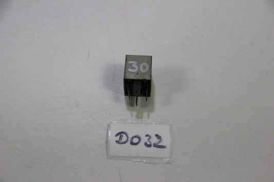 Original BMW Arbeitsrelais Relay Arbeitsstrom 12V  Oldtimer 1360877