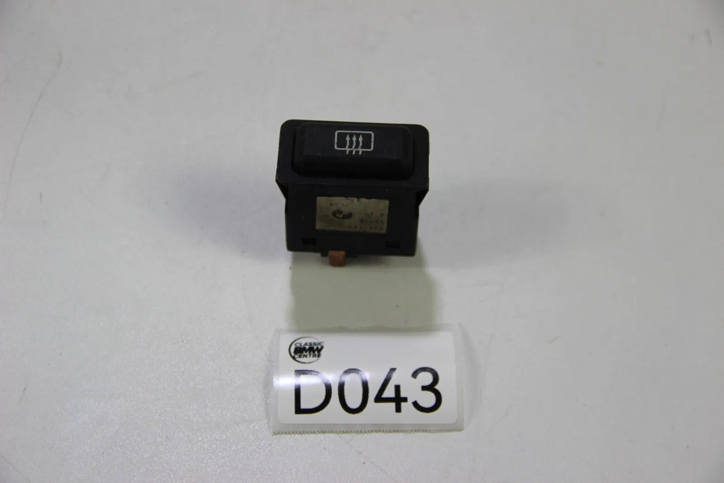 BMW E30 E24 E28 E23 Elektrischer Schalter Heizbare Heckscheibe 61311381174