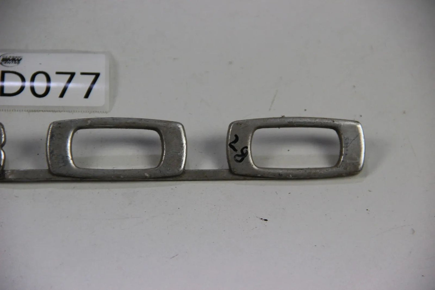 Original BMW Neue Klasse Modellbezeichnung Schriftzug Badge 1800 Kofferraum