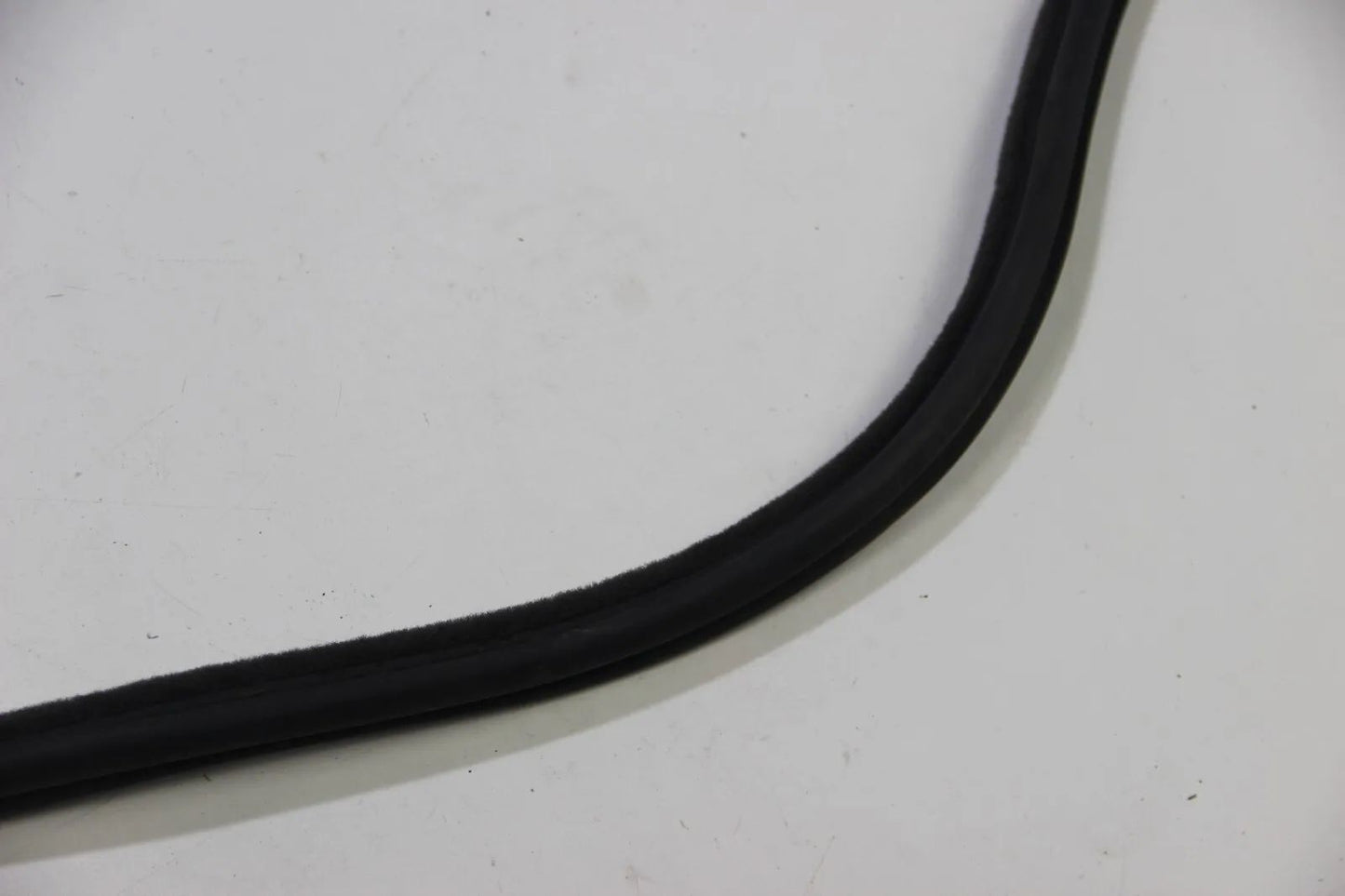 BMW E30 4-Türer Limo Touring 316i-325i Türdichtung hinten rechts Kantenschutz