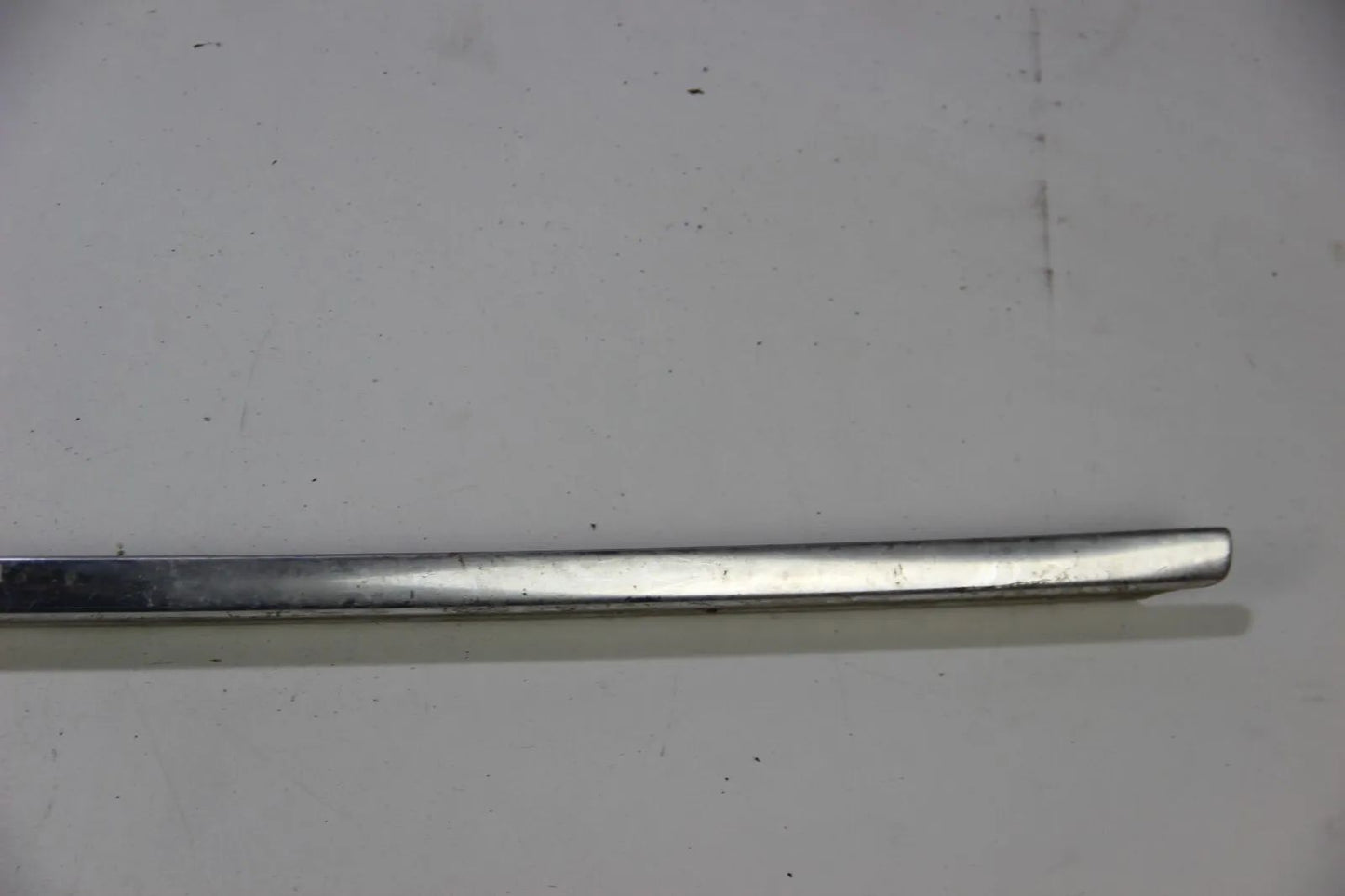 BMW E10 1502-1802 2002  bis 71' Chrom Leiste Abschlussblech hinten Rundleuchter