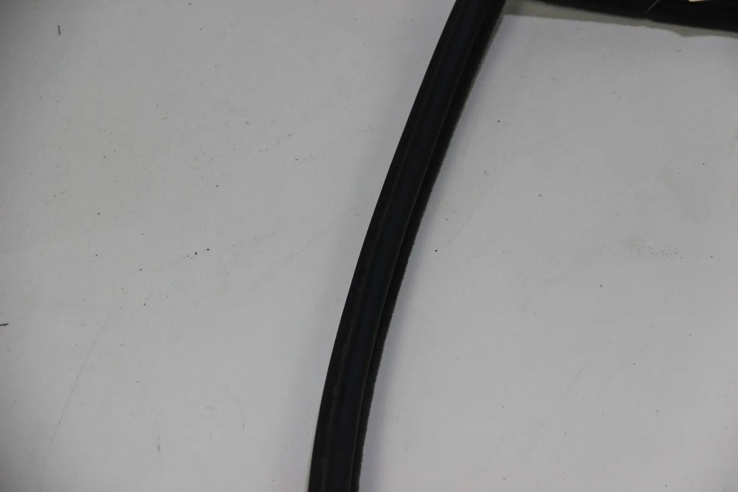 BMW E30 4-Türer Limo Touring 316i-325i Türdichtung hinten rechts Kantenschutz