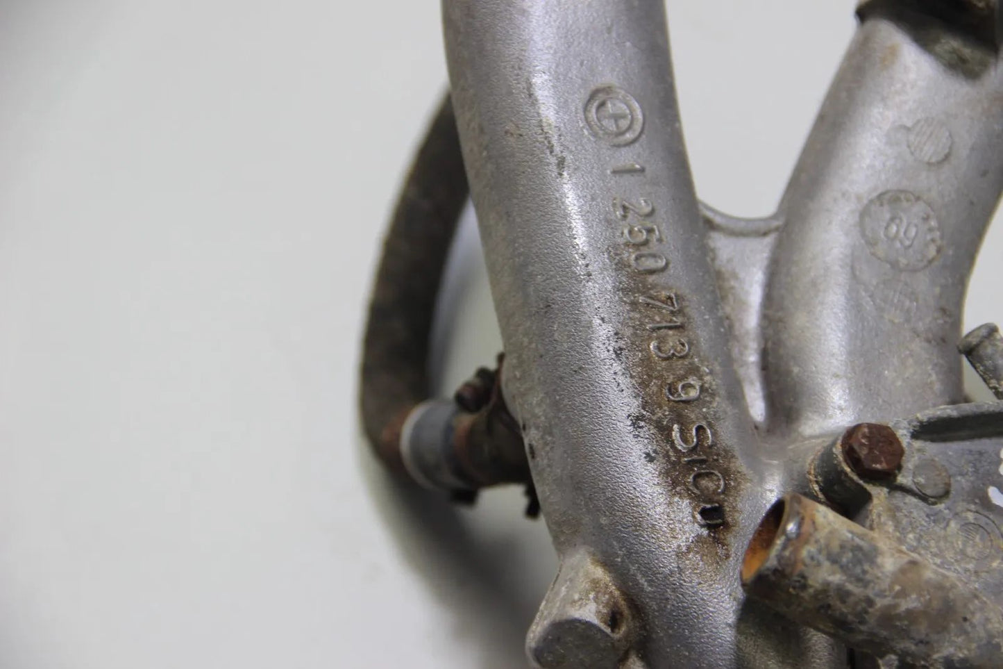 BMW M10 Oldtimer Vergaser Ansaugbrücke Krümmer 4 ZYL 12507139