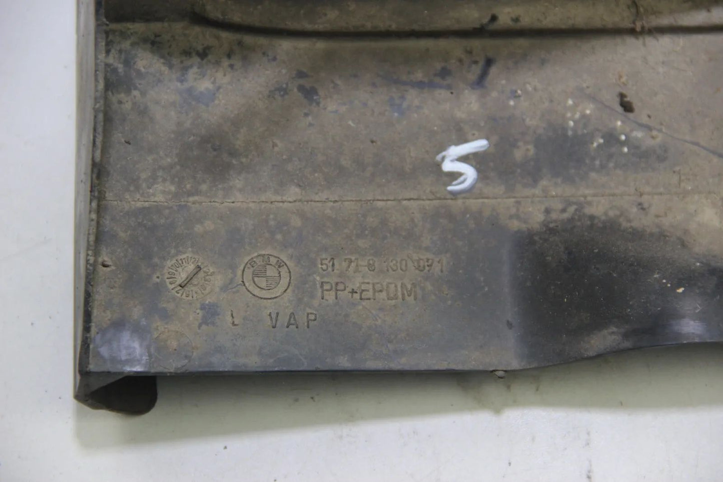 Original BMW E36 Verkleidung Heckklappe paar 5171 8130072