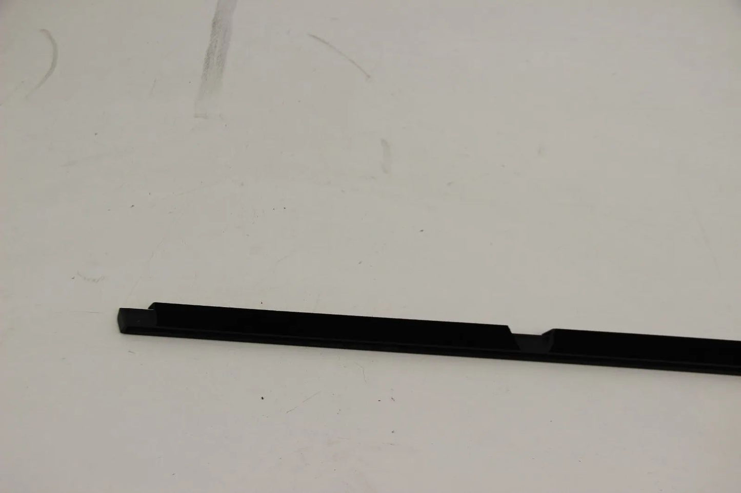 BMW E46 3er 316i-330i Limo Schachtabdeckung hinten aussen links 51348194709