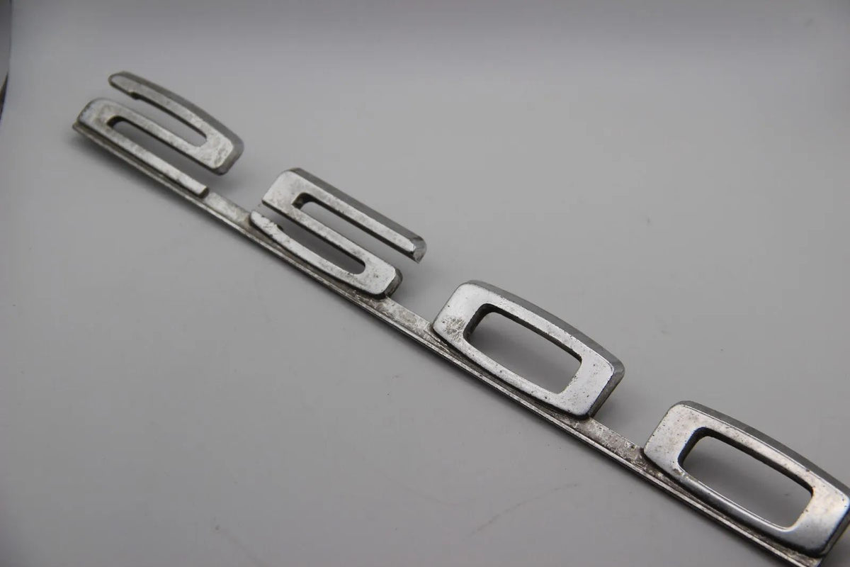 Original BMW E9 E3 2500 Modellbezeichnung Emblem Badge Schriftzug Typenschild