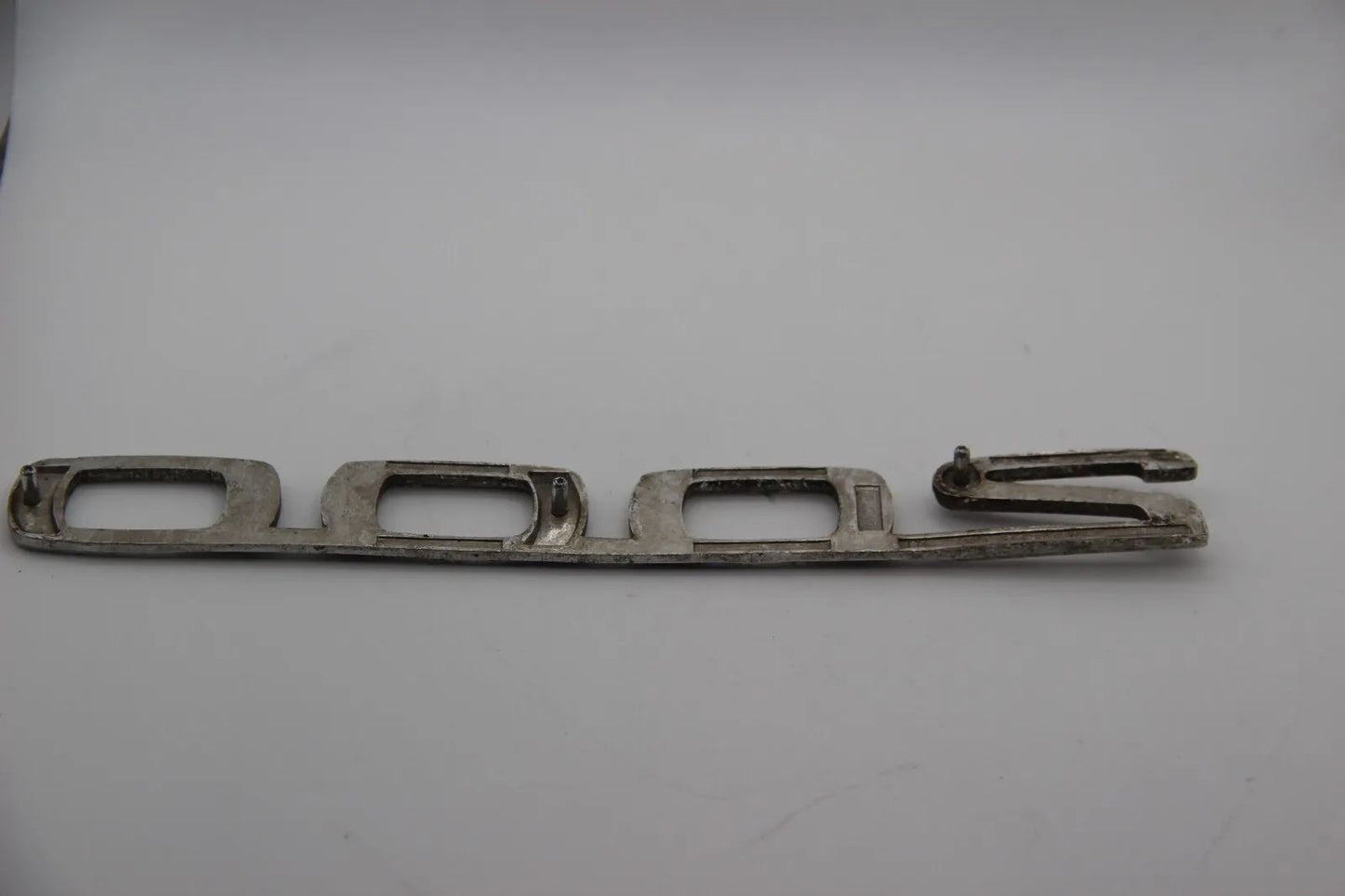 Original BMW Neue Klasse 2000 Modellbezeichnung Emblem Badge Schriftzug