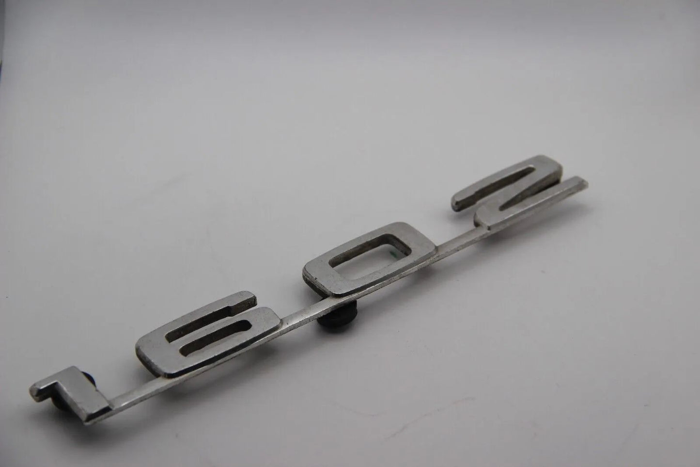 Original BMW E10 E6 1602 Modellbezeichnung Emblem Badge Schriftzug Typenschild