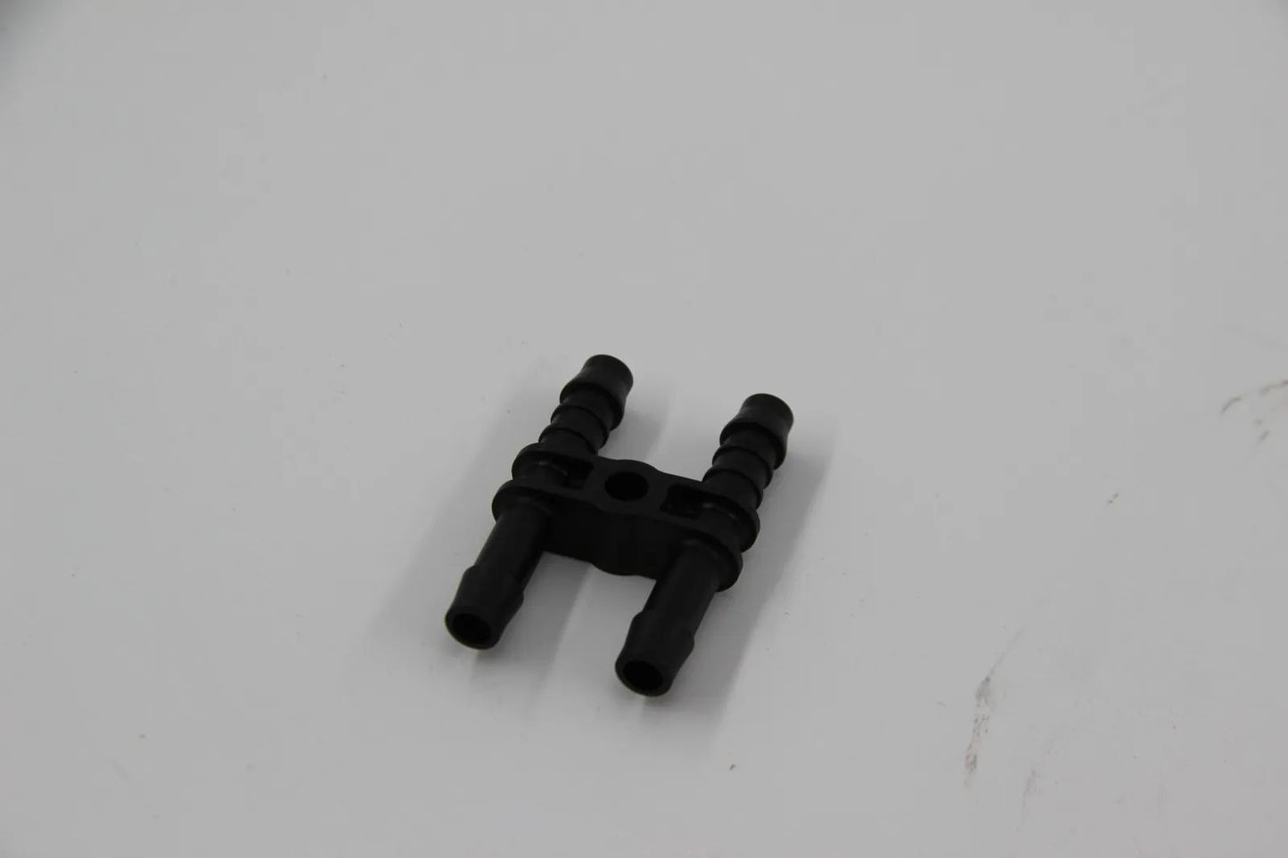 Original BMW E30 E28   Anschlussstück Einspritzanlage-Ventile 13311709577