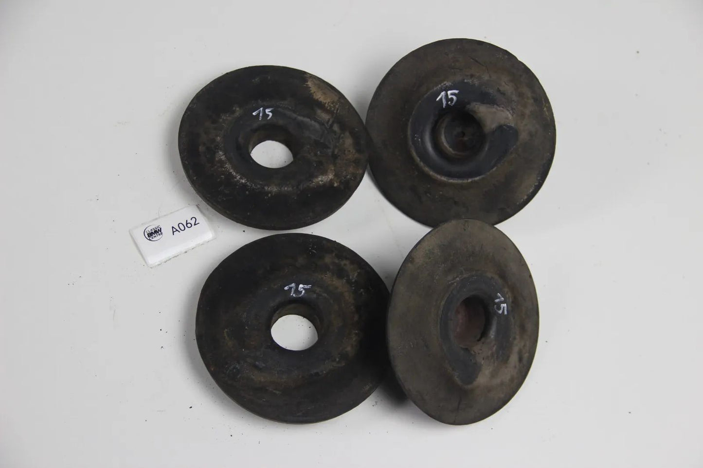 Original BMW E30 Federsitz Puffer Halterung Gummi Satz 1127224 1128610