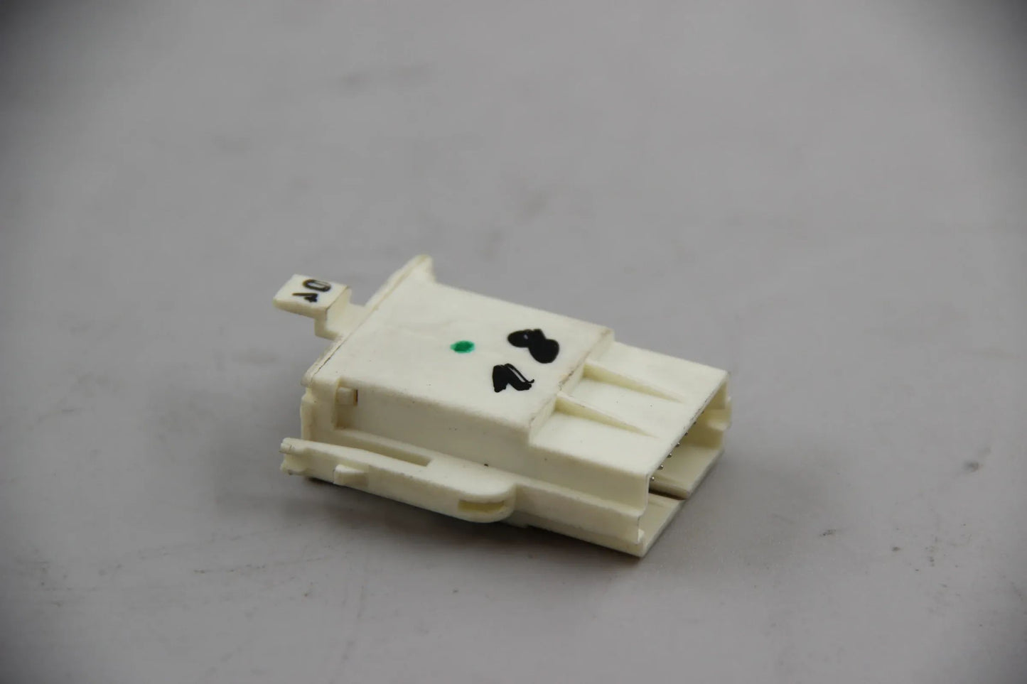 Original BMW E30 318i 320i Codierstecker 62111377364