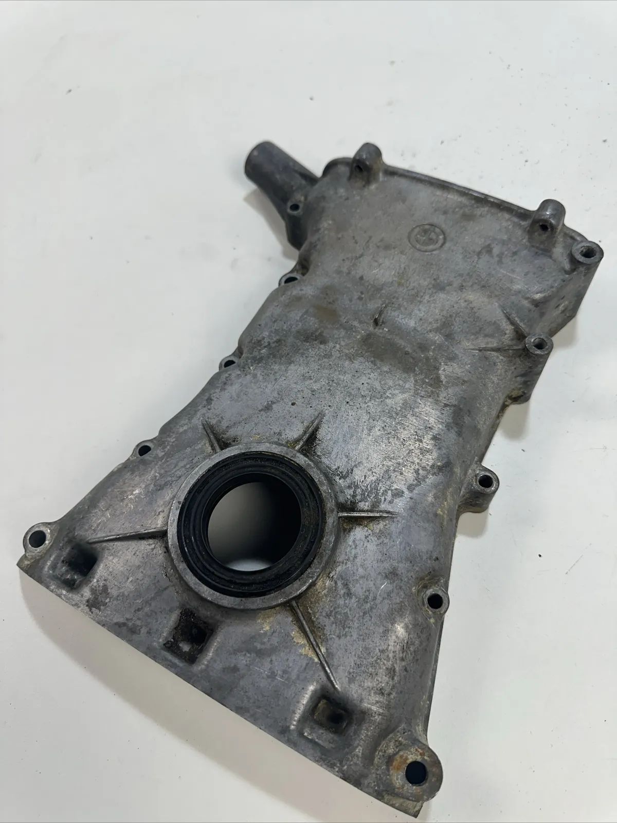 BMW E3 E9 E12 E24 E23 E28 M30  Stirndeckel Kettenkasten Abdeckung 12500289