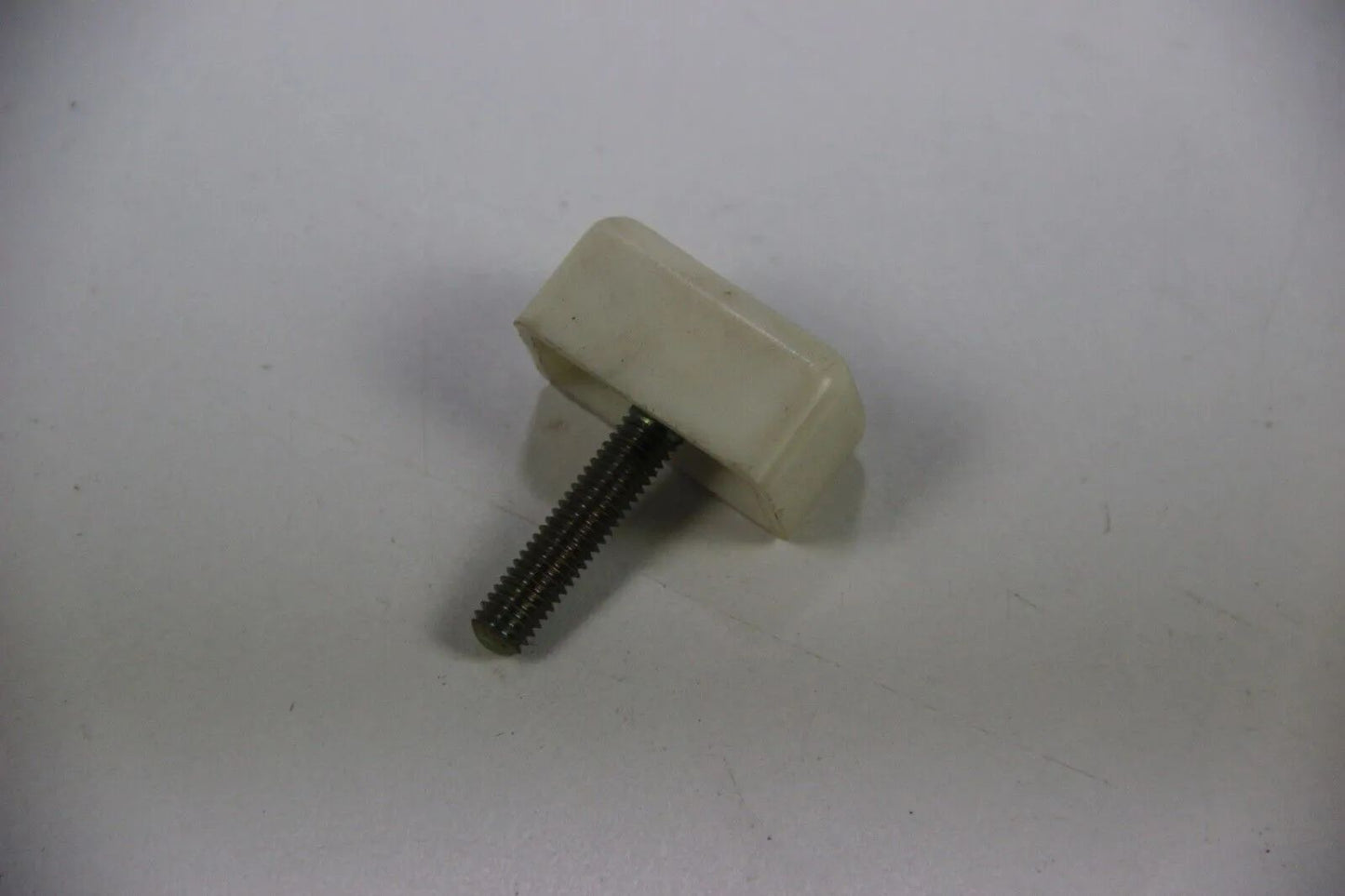 Original BMW E10 1502 1602 1802 2002 Kofferraum Stopper links rechts 02