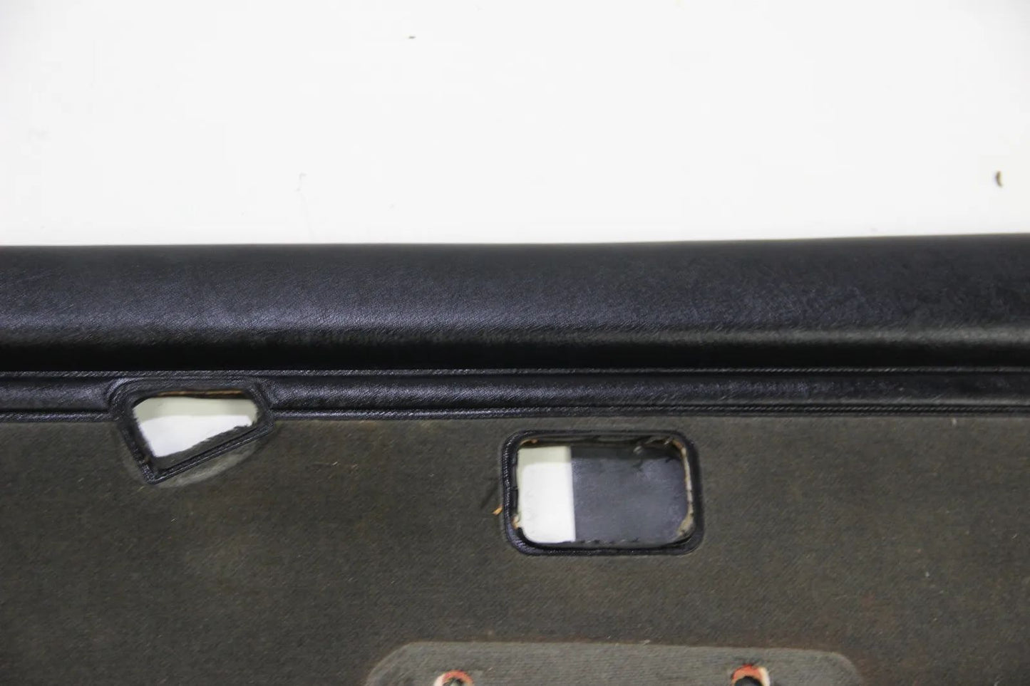 Original BMW E30 2-Türer Türpappe Türverkleidung rechts Leder schwarz Stoff