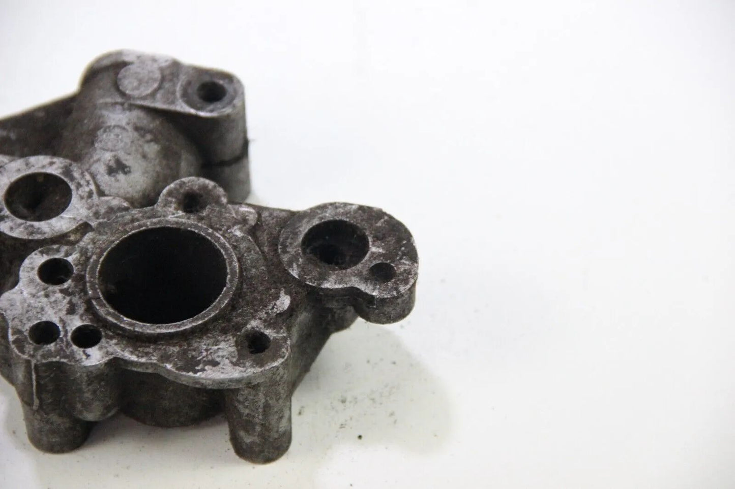 Original BMW E10 E12 E21 M10 Zylinderkopf Verteilerstück Cylinder Head Ignition