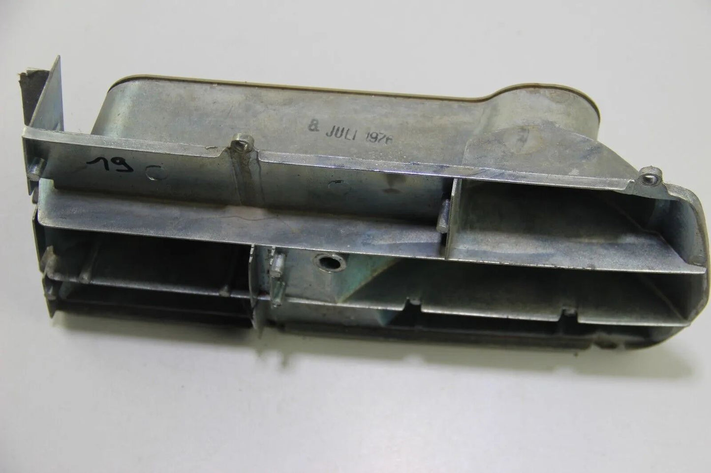 BMW E3 Reflektor Lampenträger Heckleuchte Rücklicht Gehäuse paar 63211355108 /07