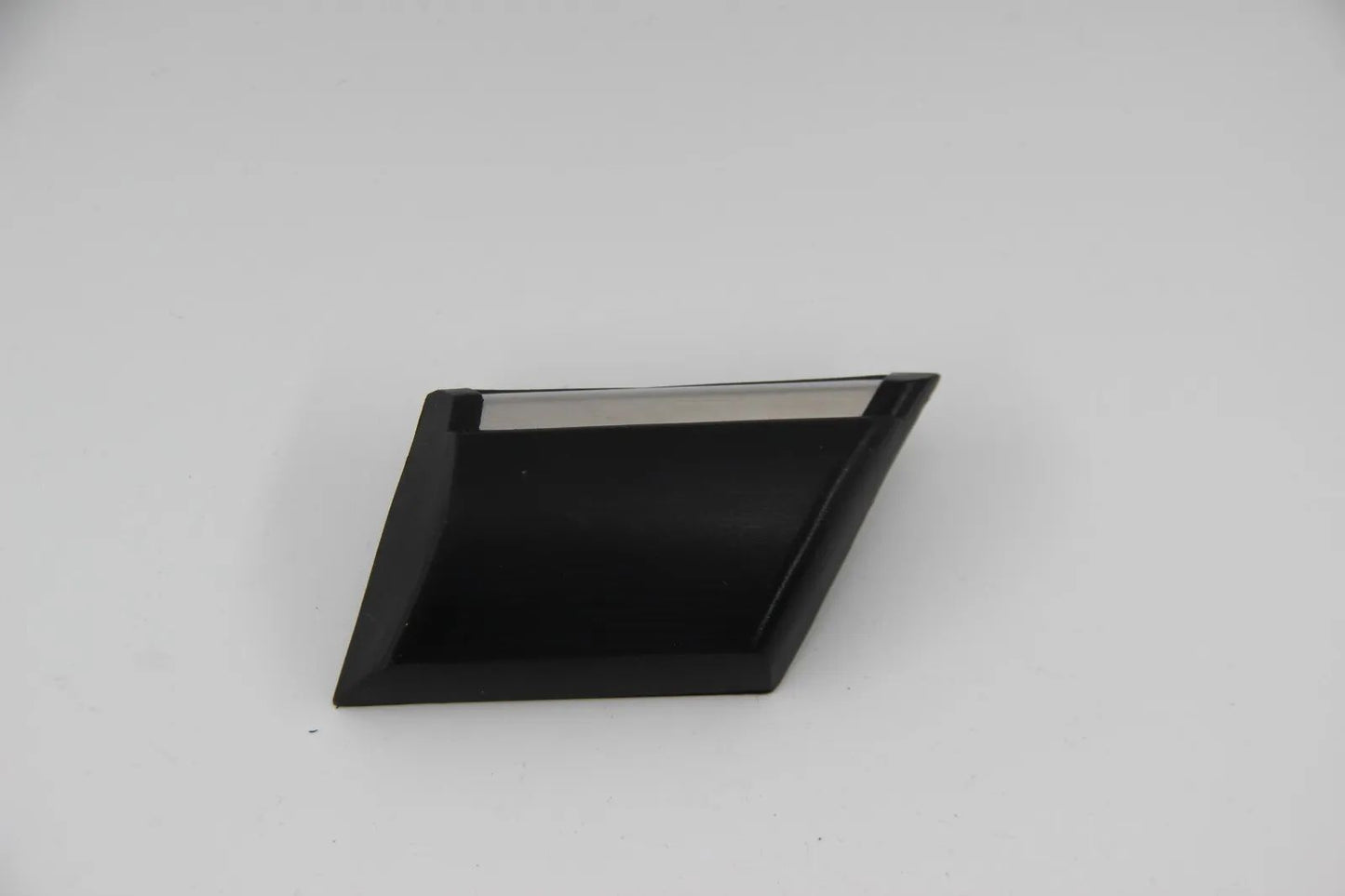 BMW E23 728-745i M30 745 S38 Stossleiste Seitenwand hinten links 51131848307 Neu