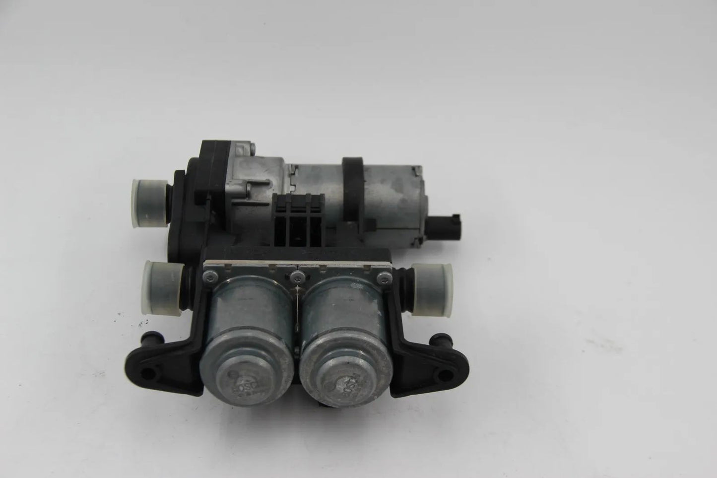 BMW E39 M5 S62 E38 750iLS M73 Wasserventil mit Zusatzwasserpumpe  641183749