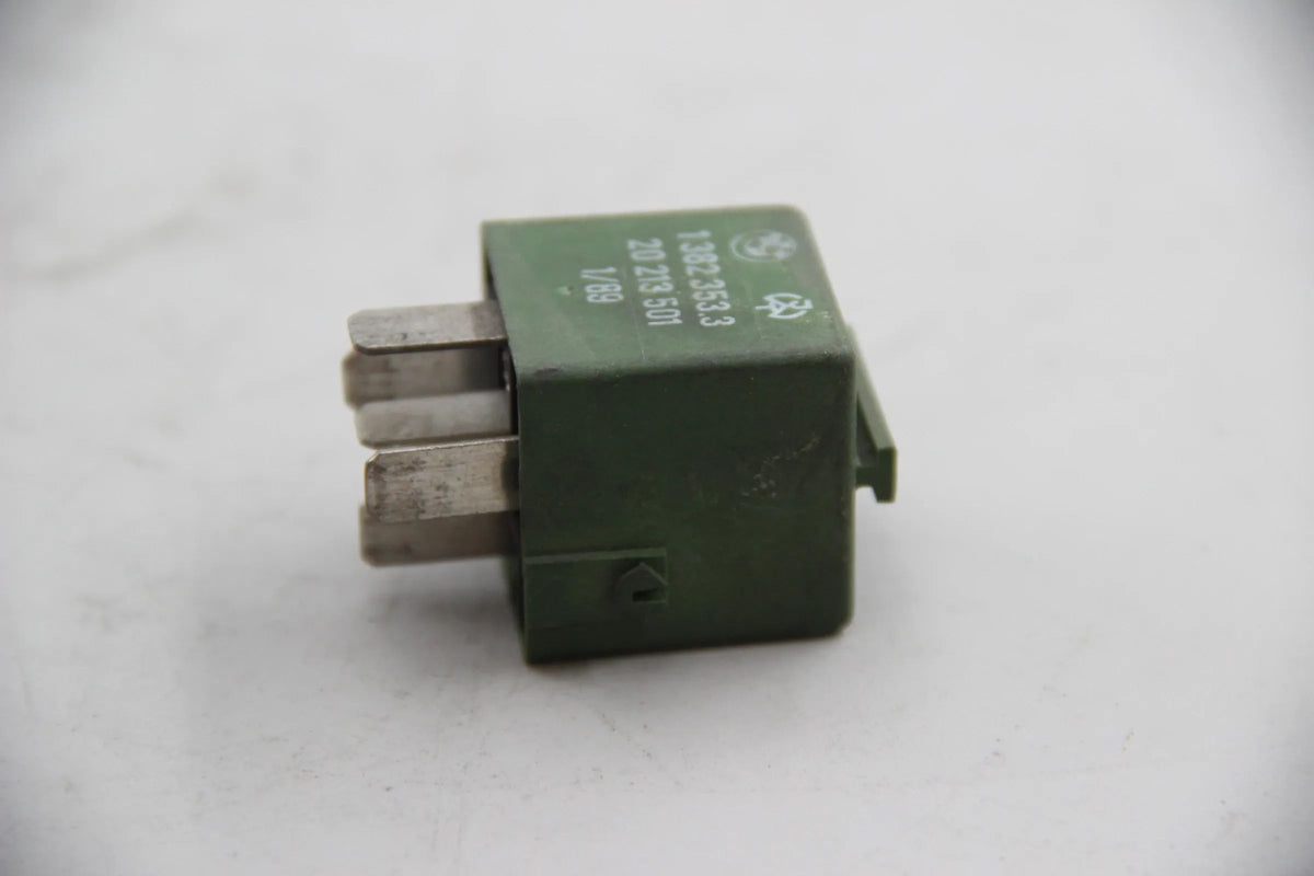 Original BMW E30 E34 E32 Relais grün 1382353