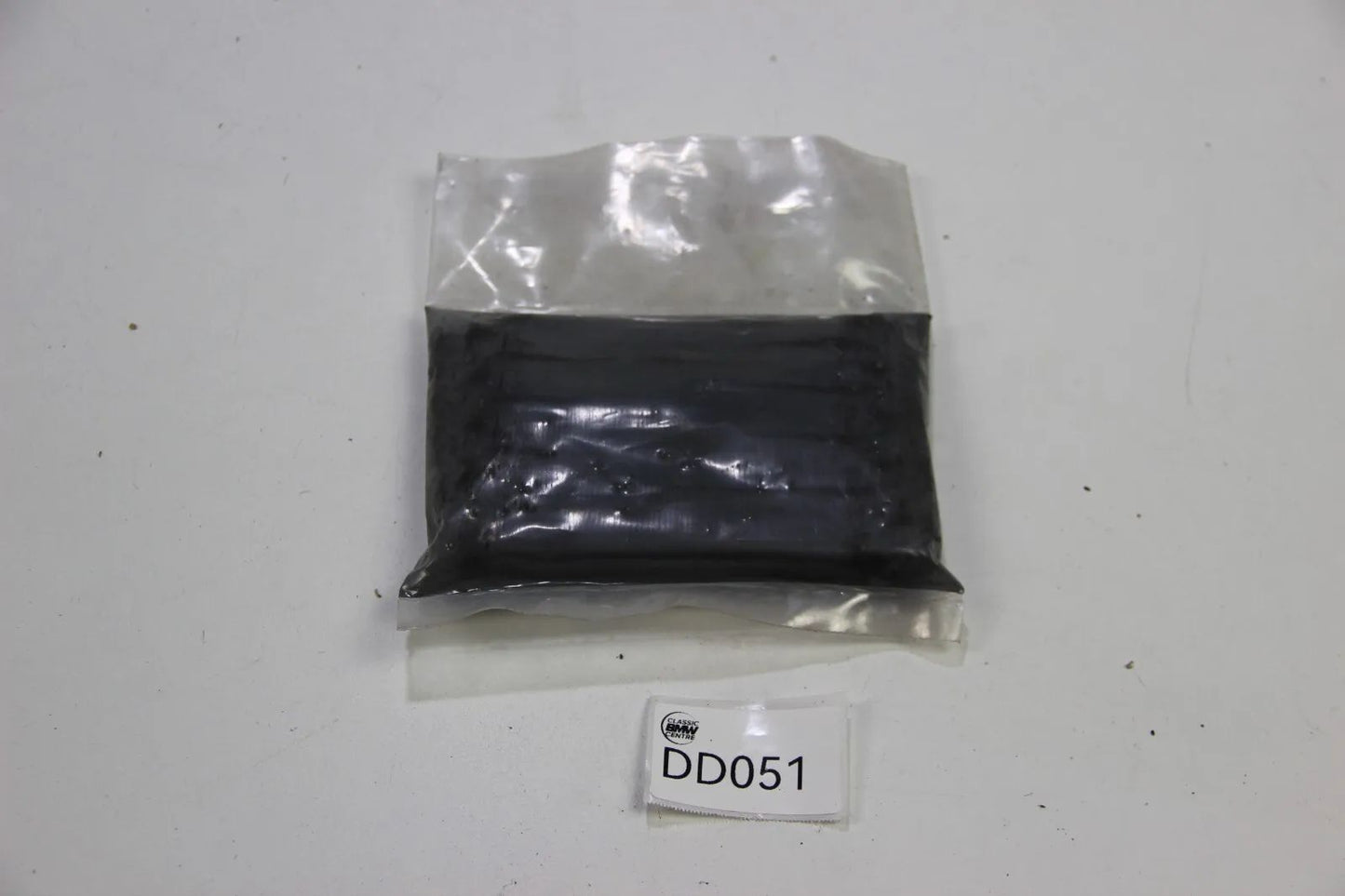 BMW Original E32 1 Satz Schrauben für Zylinderkopf M70 M10x110 NOS 11121729246