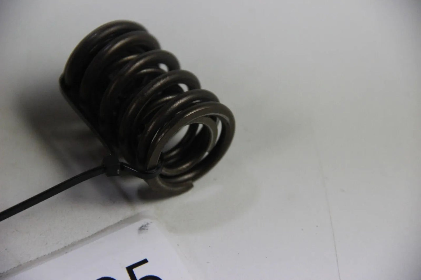 Original BMW E30 M3 S14  Ventilfeder einzeln mit Federtellern oben 11341312704