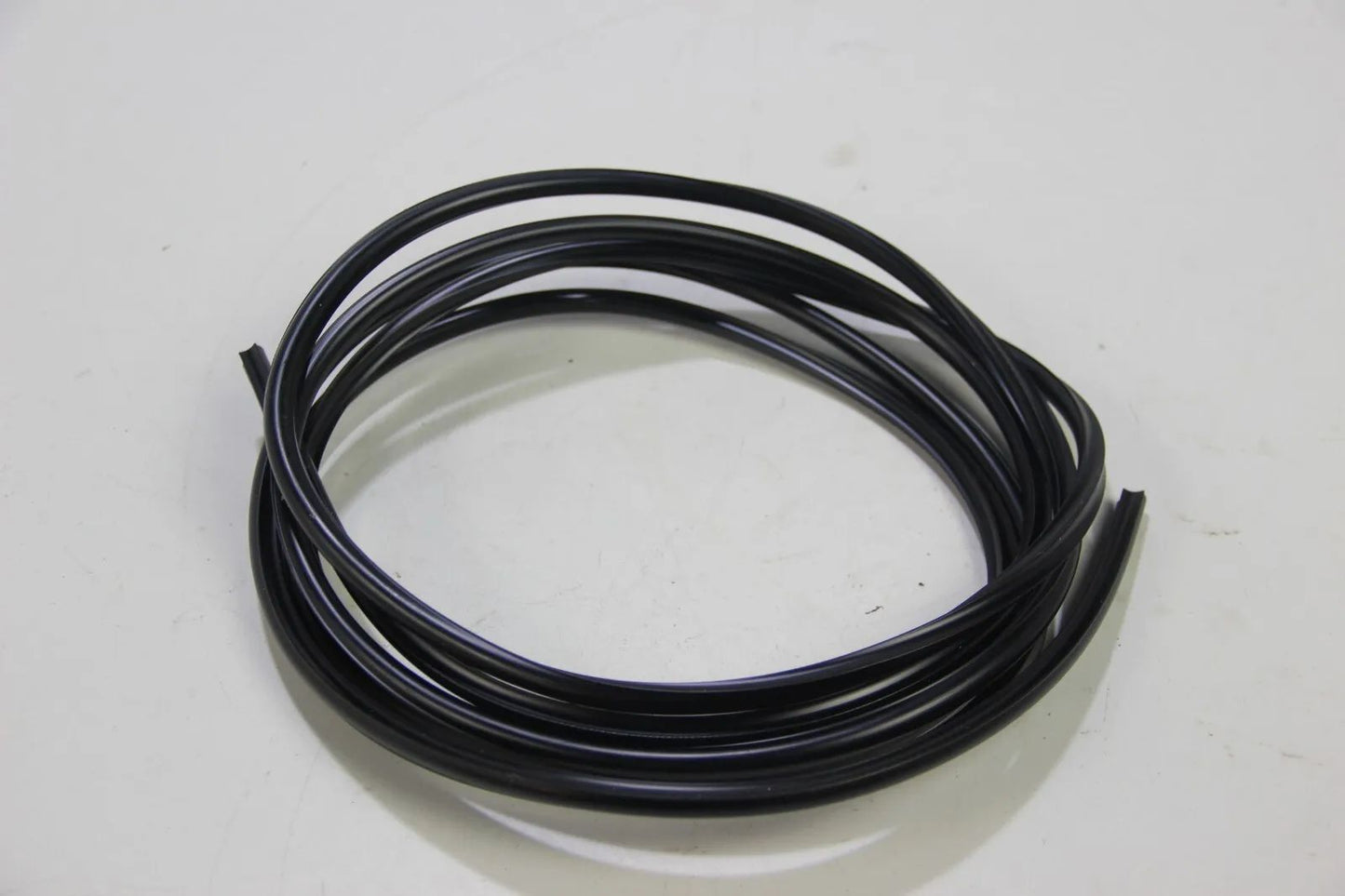 Original BMW E10 1502-2002 NEU Keder Front oder Heckscheibe Schwarz 51311834550