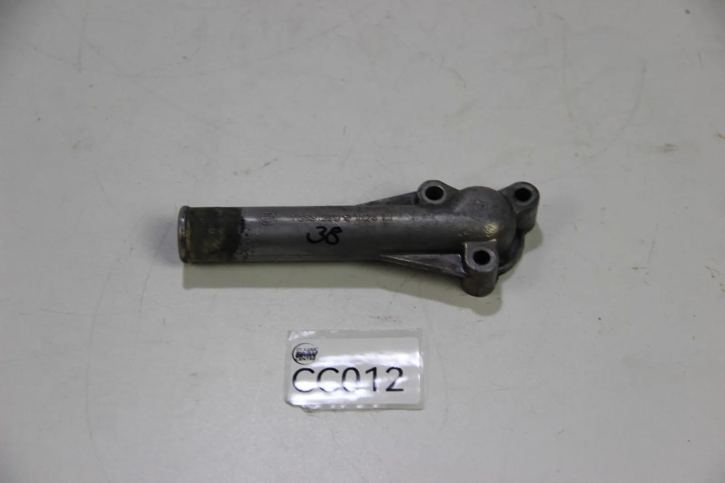 Original BMW E24 E28 E34 E32 M30 M88  Wasserflansch Zylinderkopf Hinten 1253209