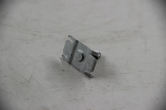 Original BMW E38 725tds 728i 730i 735i 740i 750i iL iLP Clip 51717037660