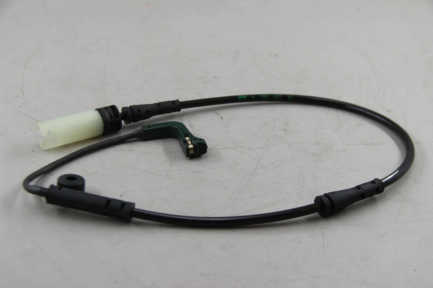 Original BMW E60 520i-550i E61 E63 E64 Bremsbelagfühler vorne links 34356789492