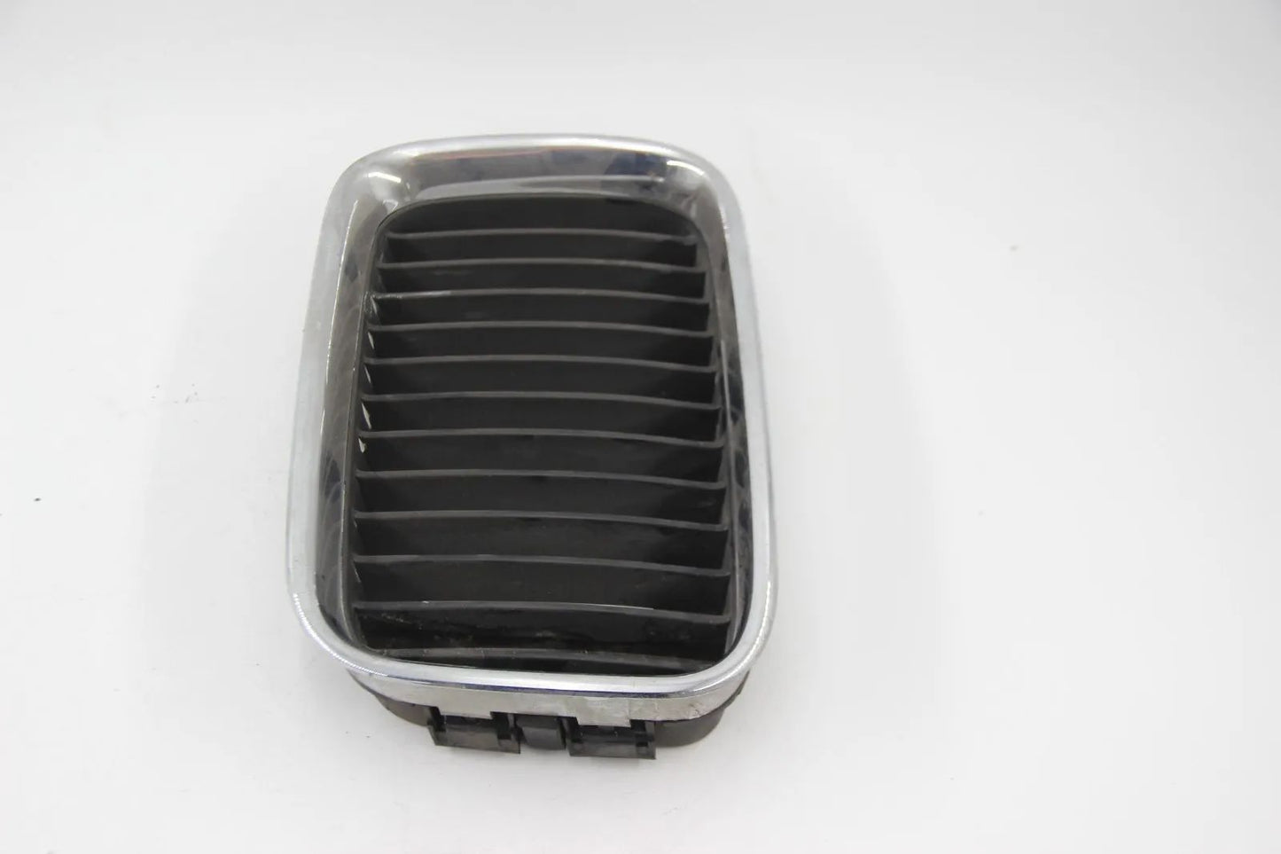 Original BMW E36 3er Ziergitter Niere Vorne Links Chrom Grille 51138151547