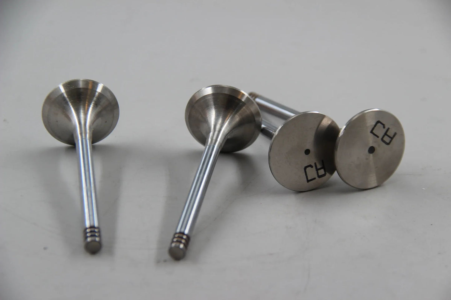 Original BMW E30 E36 E34 E32 E31 4x Auslassventil 36,0/6,96MM 11341727352