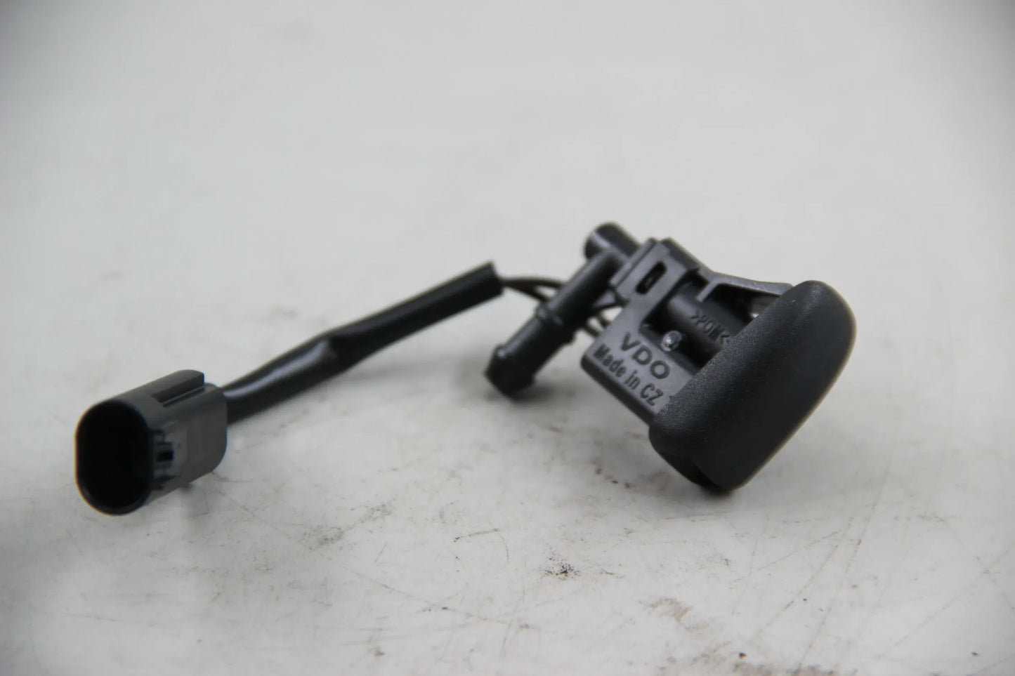 Original BMW E81 E82 E87 E88 E83 E53 E85 Spritzdüse heizbar NOS NLA 61667110851