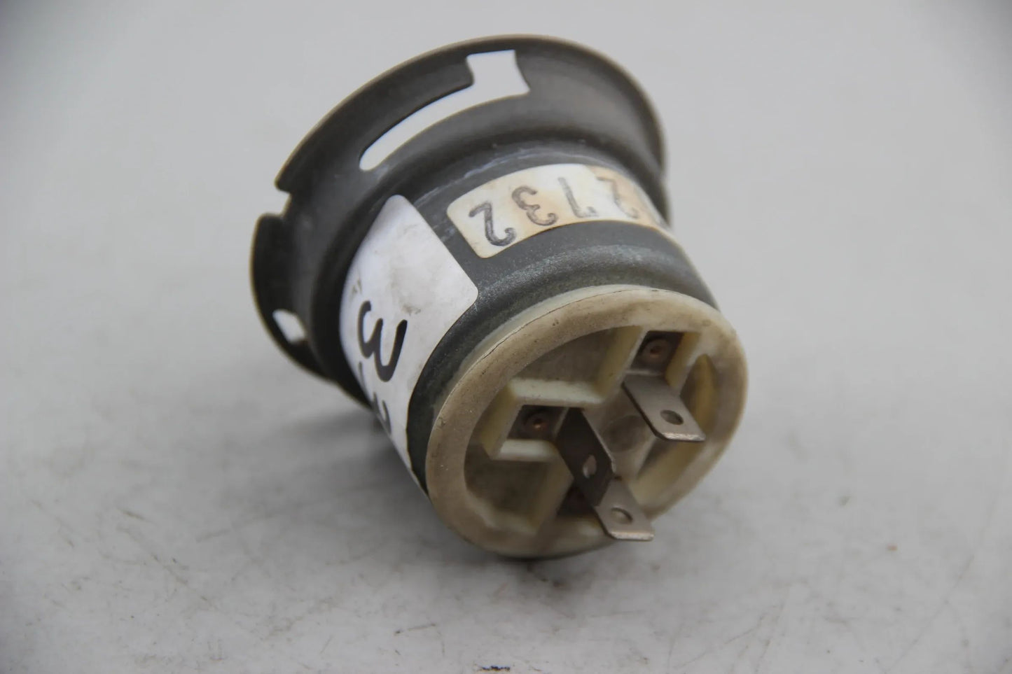 Orig. BMW E9 E21 E30 E12 E28 E24 E23 Abdeckkappe Scheinwerfer HELLA 63121372732
