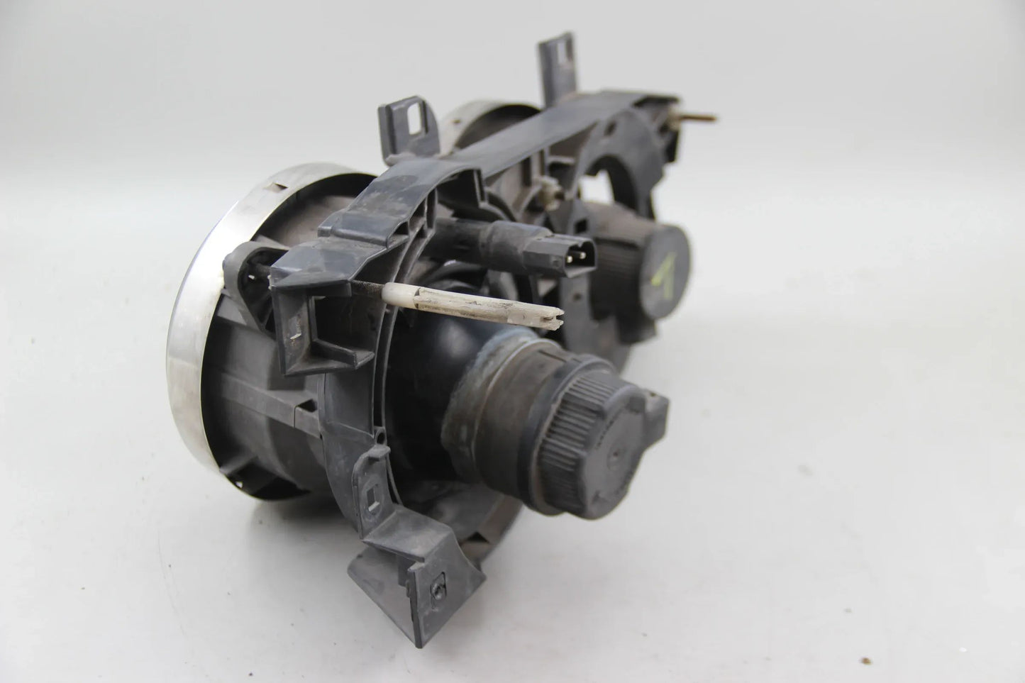 Original BMW E32 E34 Scheinwerfer vorne links Hella 13174100