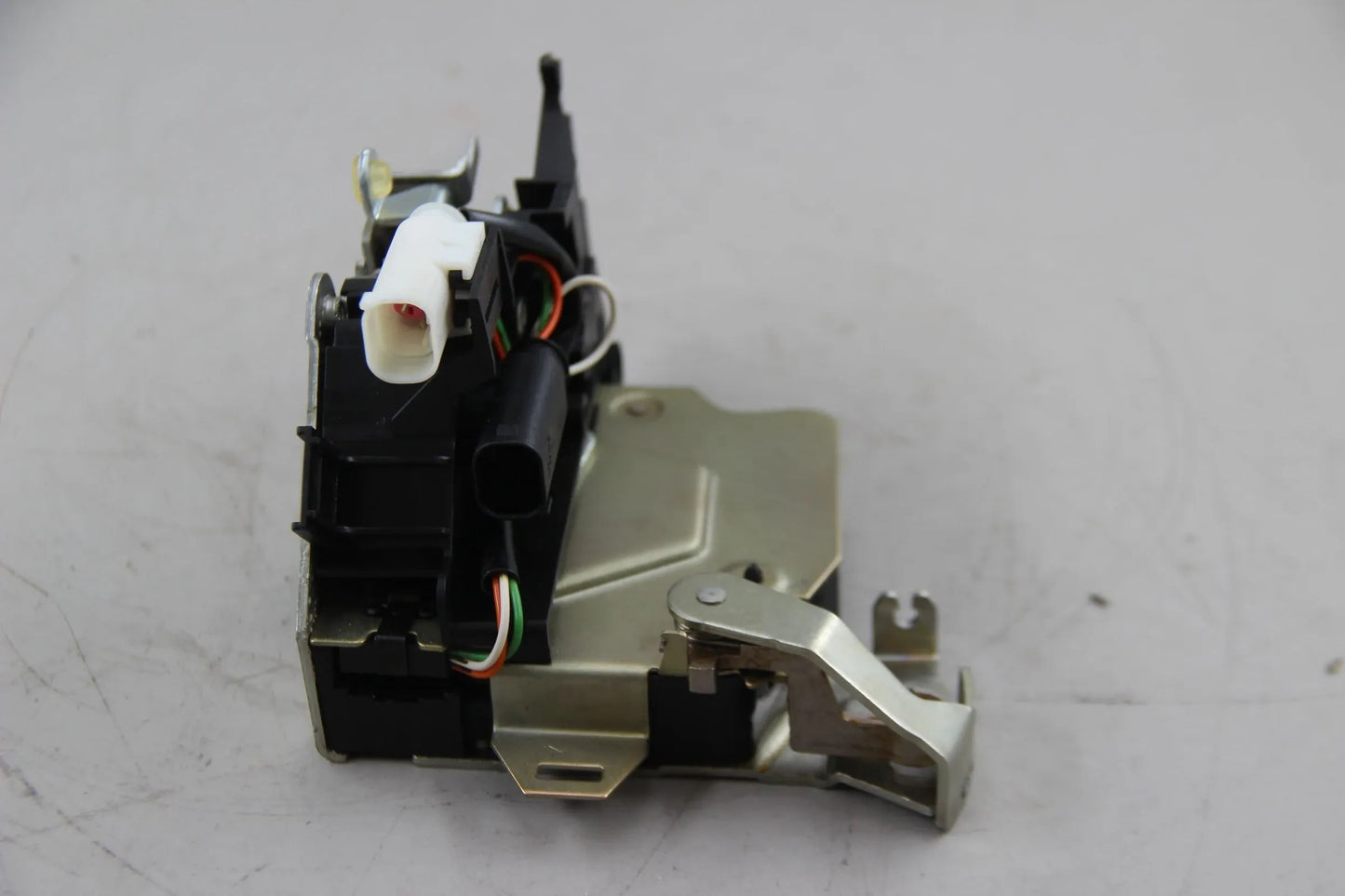 Original BMW E39 520i-540i M5 E38 728i Drehfallenschloss vorne links 51218235097