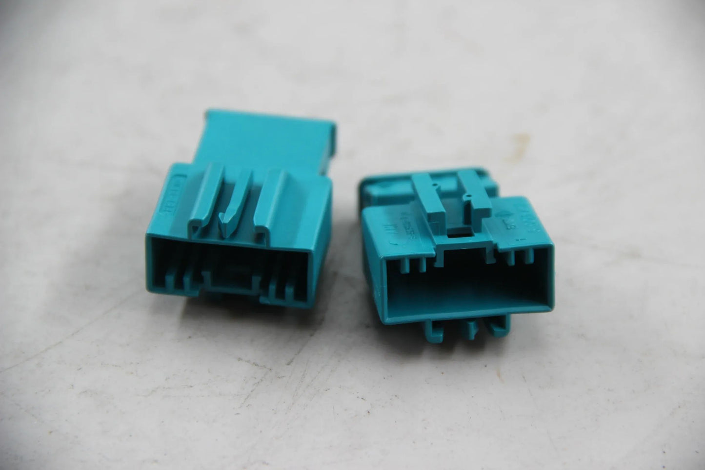 Orig BMW E30 316i-325i M3 2x Universal-Stiftgehäuse uncodiert 4 POL. 61136901731