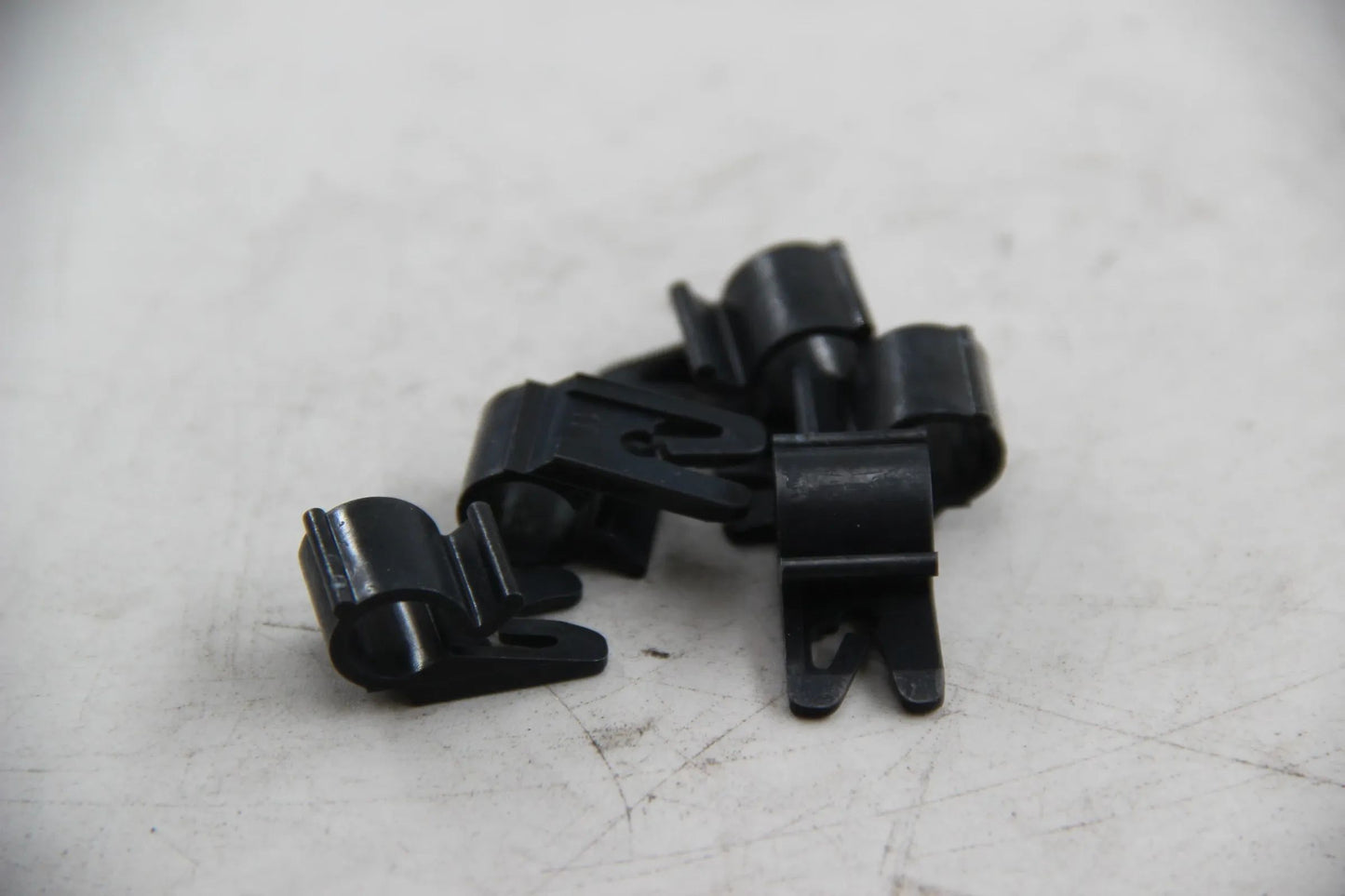 Original BMW E21 E30 E12 E28 E34 E24 E23 E32 5x Schelle D=10MM 61131362825