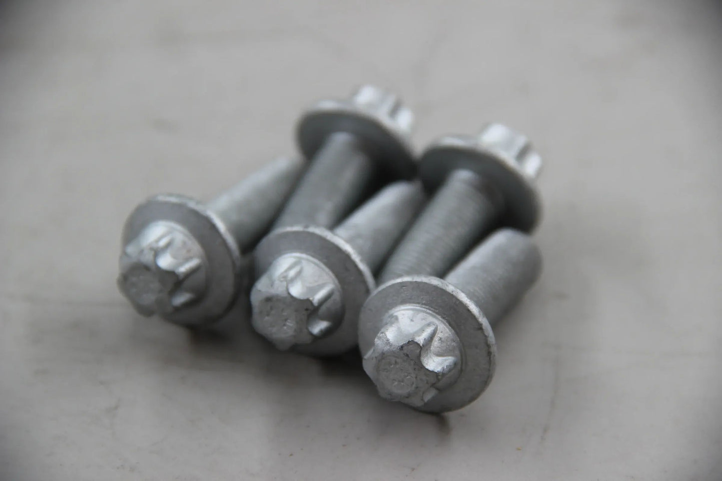 Original BMW E39 520i-540i M5 E60 520i 5x Bundschraube M10X1X31-10.9 33321093661