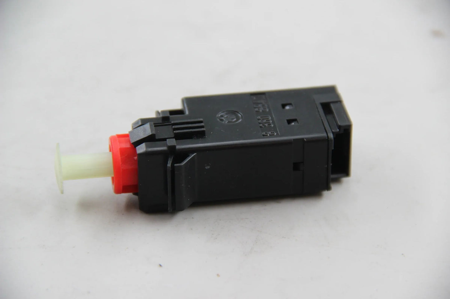 Original BMW E39 520i-540i M5 E38 728i-750i L7 Bremslichtschalter 61318360854