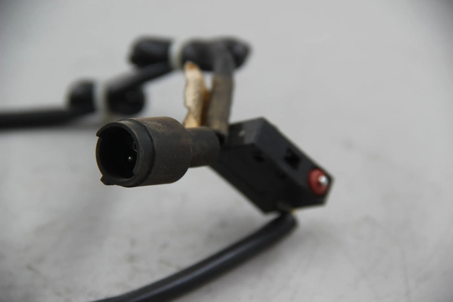 Original BMW E30 316i-325i M3 E28 518i-535i M5 E24 E23 Mikroschalter 61311375137