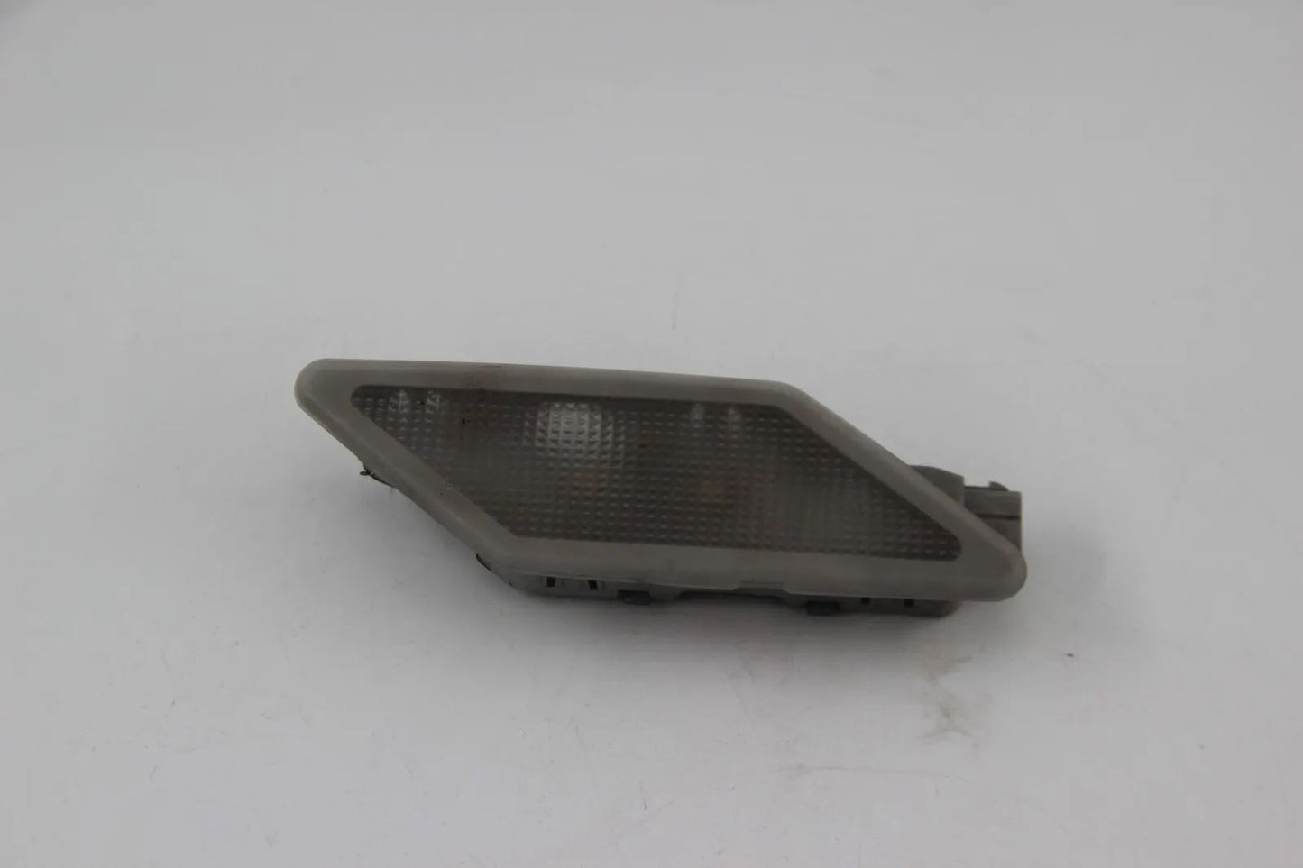 Original BMW E31 850Ci M70 850CSi S70 Innenleuchte hinten links PERL 63311387037