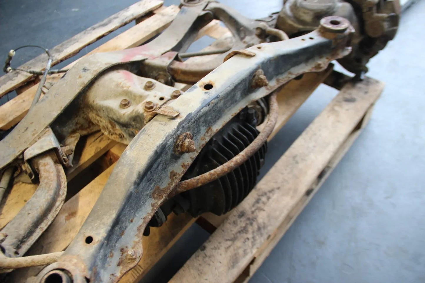 Original Toyota supra Supra A60? Hinterachse Komplett LSD Sperrdiff Schwinge