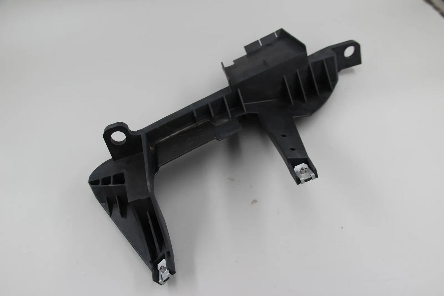 Original BMW X3 E83 Scheinwerfer-Halter  Haltebügel rechts 63126939200