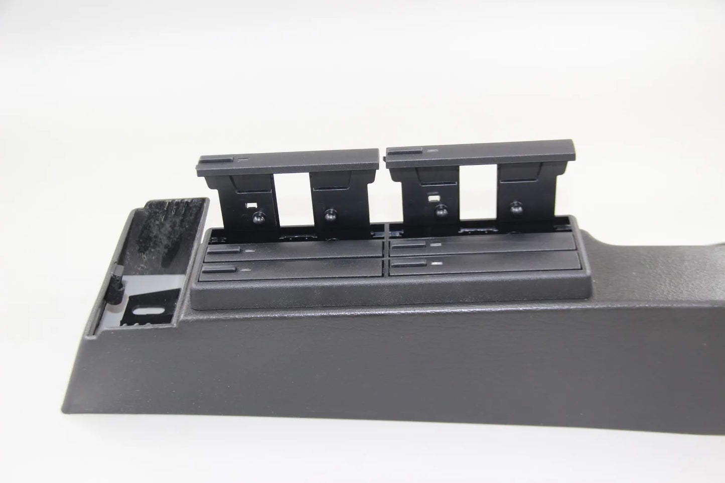 BMW E30 316i-325i M3 Cassettenbox Mittelkonsole Nachrüstset NOS 65149056554