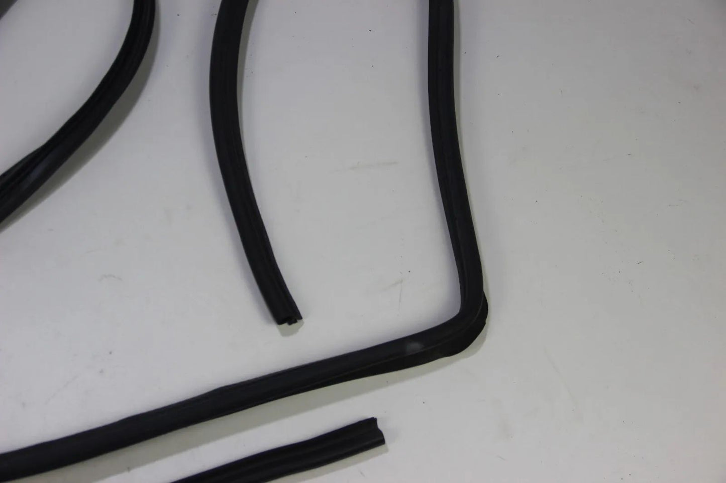 Original BMW E32 728i-750i Dichtung Heckklappe Trunk Lid Seal Gasket 51711908443