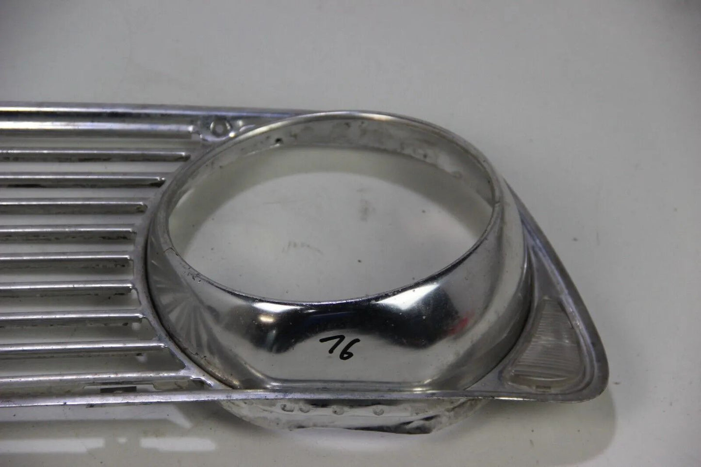 BMW E10 1502 1602 1802 2002  Ziergitter vorne Chrom Links Zierleiste OEM